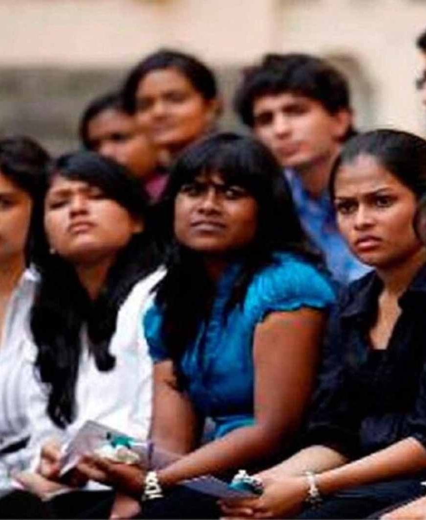 रेलवे में टिकट जांच के दौरान पकड़ी गईं 56 लड़कियां, खुला बड़ा राज