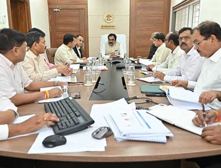 लोक निर्माण मंत्री की अध्यक्षता में विभागीय सलाहकार समिति की बैठक संपन्न