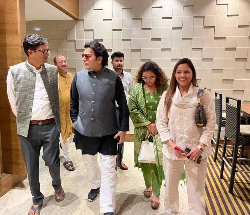 आशुतोष राणा से प्रदेश के वित्त मंत्री ओपी चौधरी व पत्नी अदिति पटेल चौधरी ने होटल में की मुलाकात, खोला राज