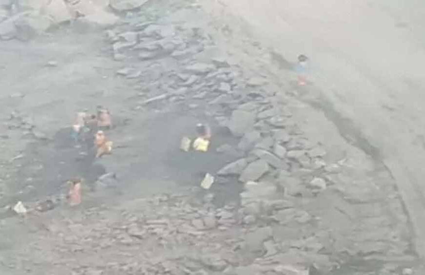धनबाद खदान हादसा: 9 मजदूरों की मौत, कई अब भी फंसे