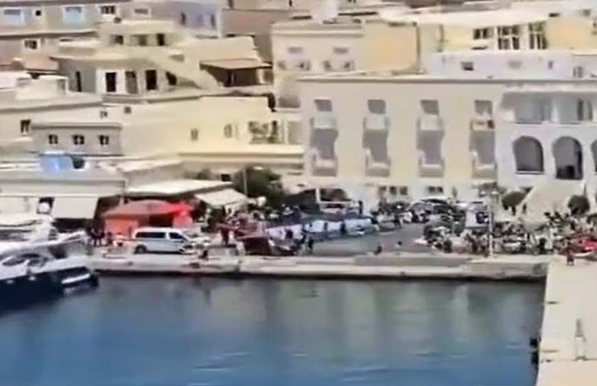 ग्रीस ने इजरायली जहाज को रोका, 1600 यात्रियों के साथ बदलना पड़ा रूट