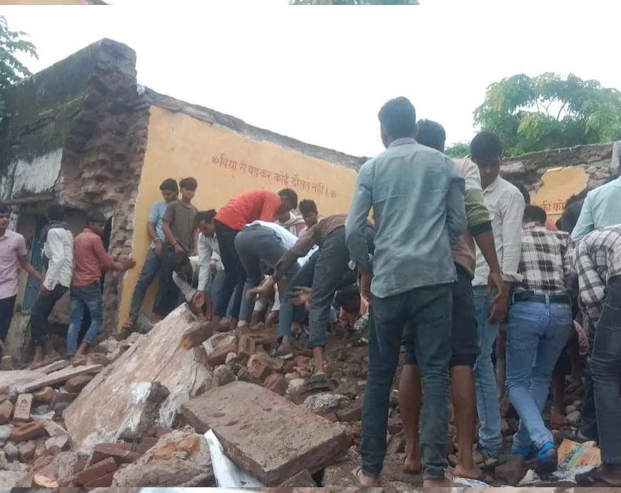 राजस्थान: झालावाड़ में गिरी सरकारी स्कूल की छत, कई बच्चे दबे, 4 की मौत