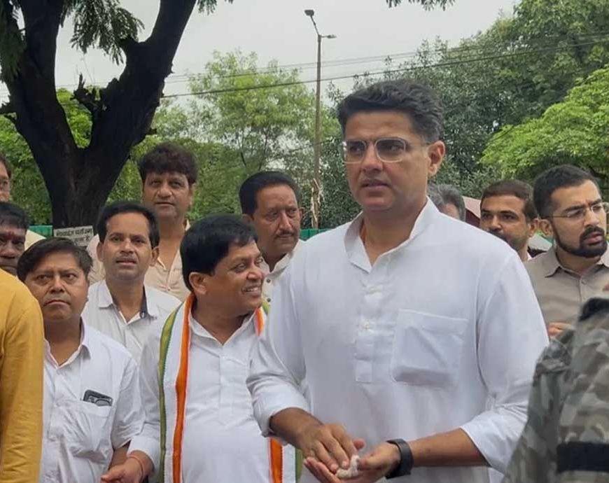 जेल में चैतन्य से मिले सचिन पायलट, बोले- कांग्रेस एक कदम भी पीछे नहीं हटेगी