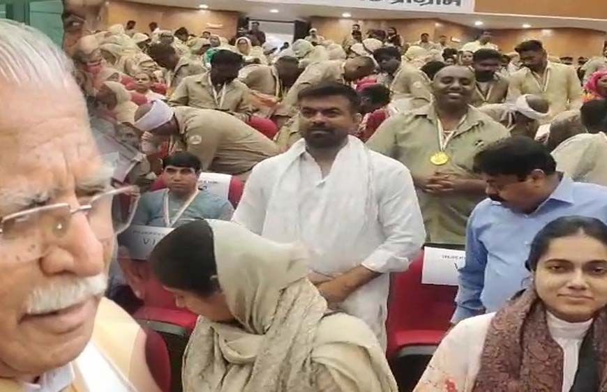 केंद्रीय मंत्री मनोहर लाल खट्टर पहुंचे कल्पना चावला मेडिकल कॉलेज, कार्यक्रम में की शिरकत