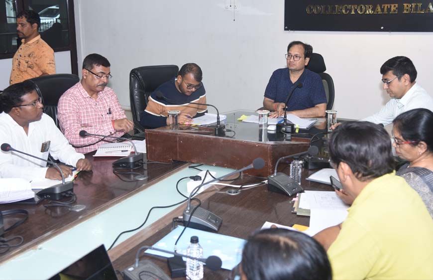 कलेक्टर की अध्यक्षता में जिला स्वास्थ्य समिति की बैठक