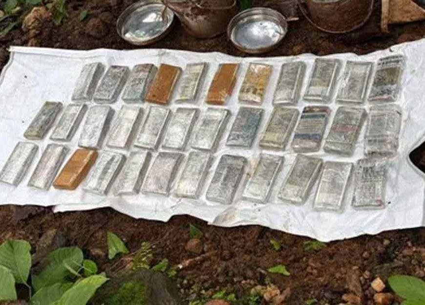 झारखंड के जंगल में मिले 35 लाख नकद, माओवादी कनेक्शन की जांच