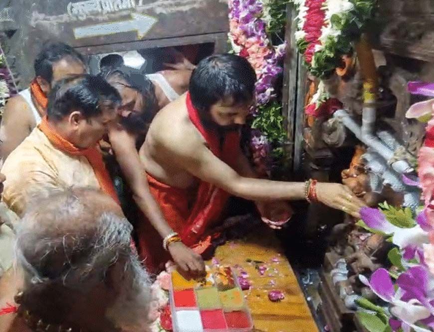 उज्जैन में नागचंद्रेश्वर के दर्शन को उमड़ा आस्था का सैलाब, 90 हजार श्रद्धालुओं ने लगाए दर्शन