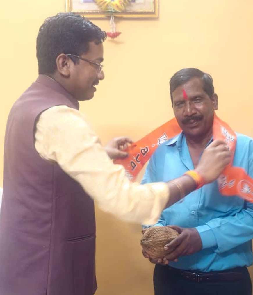 पूर्व कृषि विस्तार अधिकारी ने ग्रहण की भाजपा की सदस्यता