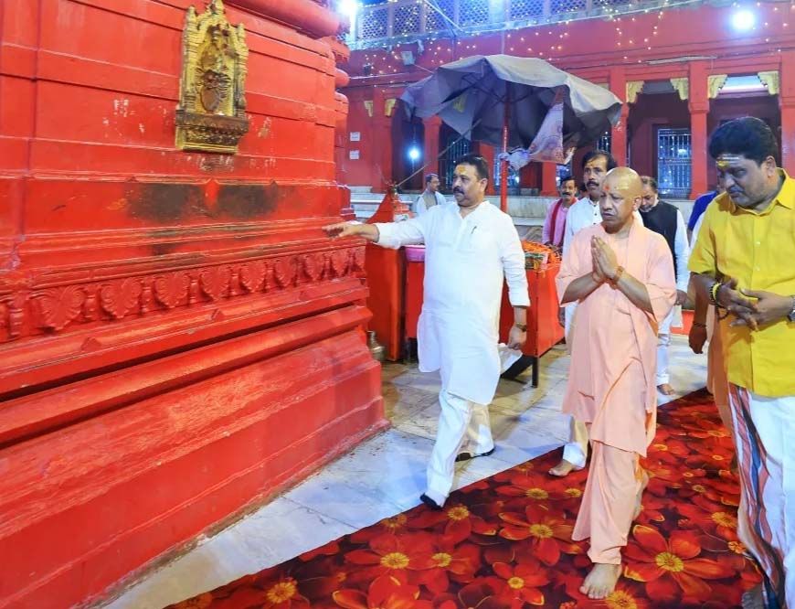 सीएम योगी ने पीएम मोदी की सभा स्थल का लिया जायजा, काशी से रवाना हुए