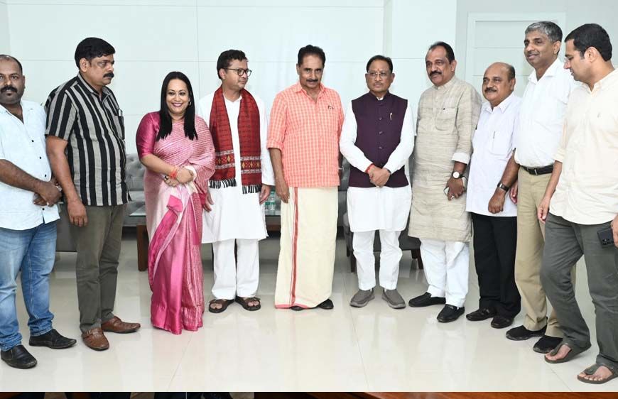 मुख्यमंत्री साय से केरल एवं ओडिशा के सांसदों के प्रतिनिधिमंडल ने की सौजन्य मुलाकात