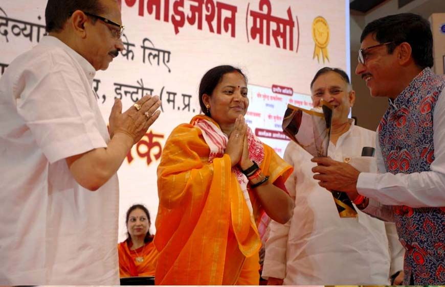 रायपुर : मंत्री श्रीमती लक्ष्मी राजवाड़े का मध्यप्रदेश दौरा: आस्था, संस्कृति और सेवा का संगम