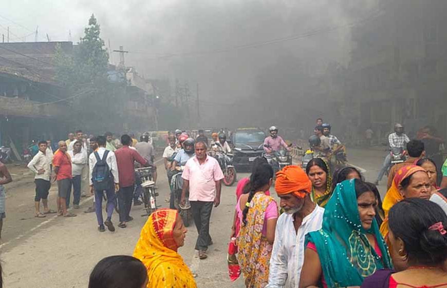 सड़क हादसे में युवक की मौत, गुस्साए परिजनों ने दीघा-अशोक राजपथ को किया जाम