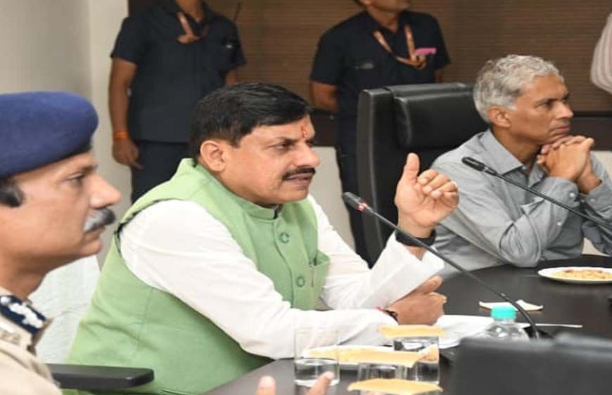 सजग रहें, एहतिहात बरतें, वर्षा प्रभावितों के भोजन-पानी, रहवास और दवा सबकी व्यवस्था करें : मुख्यमंत्री डॉ. यादव