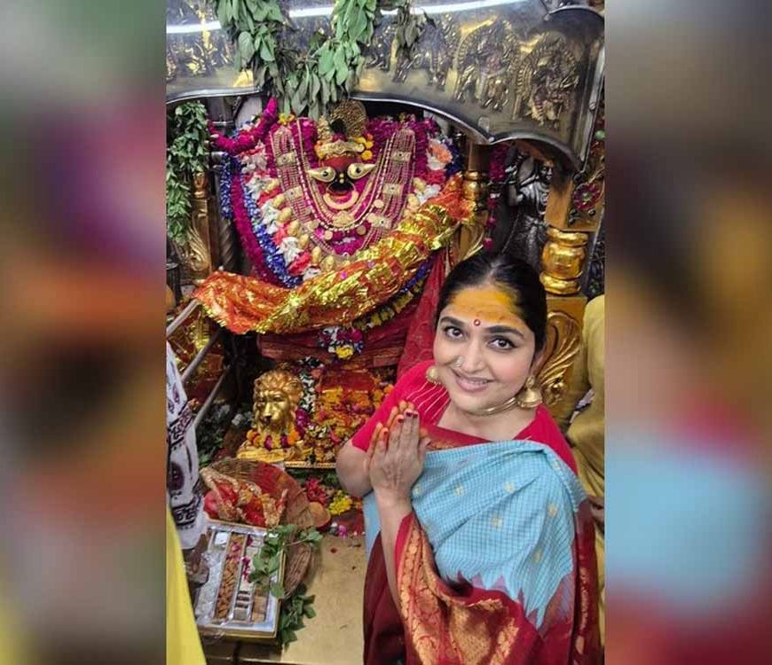 मिर्जापुर पहुंचीं इंदिरा कृष्णा ने किए विंध्यवासिनी के दर्शन, बोलीं- ‘मंदिर से मेरा खास जुड़ाव’