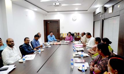 महापौर की अध्यक्षता में मेयर इंन काउसिल की बैठक आयोजित