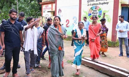 मंत्री श्रीमती राजवाड़े ने दंतेवाड़ा जिले में आंगनबाड़ी, सखी सेंटर, बाल सम्प्रेषण गृह और नारी निकेतन केन्द्रों का किया निरीक्षण