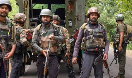 कुलगाम मुठभेड़ में सुरक्षाबलों को सफलता, एक आतंकी ढेर