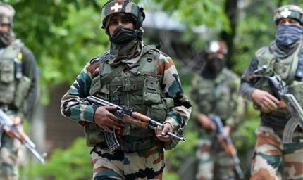 जम्मू-कश्मीर के कुलगाम में सुरक्षा बलों की बड़ी कामयाबी, एक आतंकी मुठभेड़ में ढेर