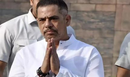 रॉबर्ट वाड्रा को राउंड 28 अगस्त तक कोर्ट में पेश होने का नोटिस, ED ने बताया 'स्पष्ट मनी लॉन्ड्रिंग केस'