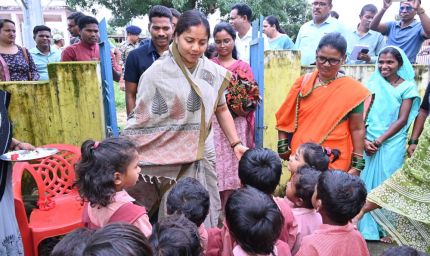 रायपुर : महिला एवं बाल विकास मंत्री श्रीमती राजवाड़े कोंडागांव के प्रवास पर