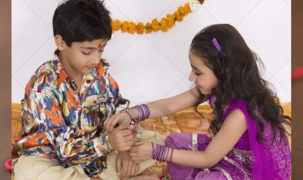 रक्षाबंधन 2025: राखी बांधने का शुभ मुहूर्त 7.5 घंटे, जानें कितने बजे से शुरू होगी पूजा