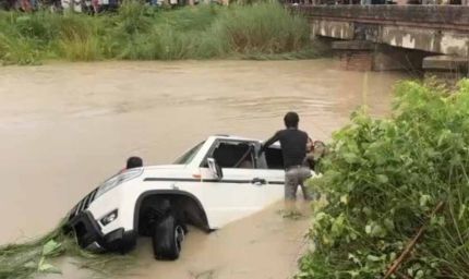 यूपी में दिल दहला देने वाला हादसा: नहर में गिरी बोलेरो, 11 श्रद्धालुओं की मौत, सीएम योगी ने किया आर्थिक सहायता का ऐलान