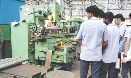 मध्य प्रदेश में अब 9वीं से ITI, 10वीं में पूरा कर विदेश में नौकरी—रूस से 1.5 लाख मासिक वेतन की बात