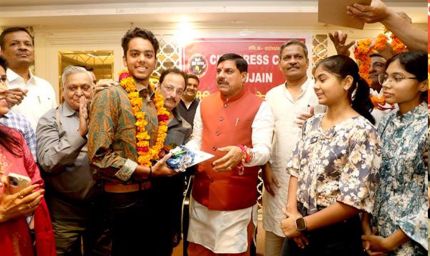 मुख्यमंत्री डॉ. यादव ने पत्रकारों के मेधावी बच्चों का किया सम्मान