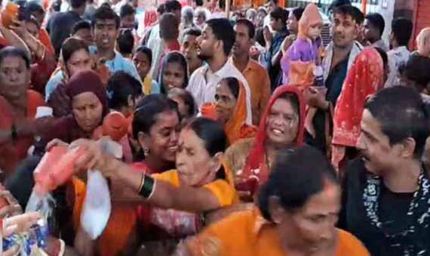 भारी बारिश में भी आस्था का सैलाब: चौथी सोमवारी पर बाबा गरीबनाथ धाम में उमड़ा जनसमूह