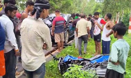 भीषण सड़क हादसा: कार-बाइक की टक्कर में दो युवकों की मौत, जाम से जनजीवन प्रभावित