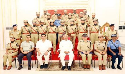 जनता के बीच आपकी उपस्थिति भय नहीं, विश्वास का प्रतीक बने : राज्यपाल पटेल