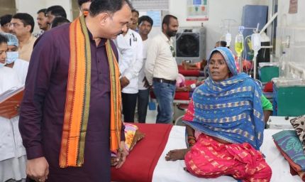 रायपुर : स्वास्थ्य मंत्री जायसवाल ने कोण्डागांव व फरसगांव में शासकीय अस्पतालों का किया निरीक्षण