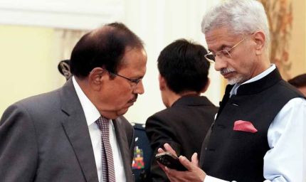 रूस में भारत की बड़ी कूटनीतिक चाल: अजित डोभाल पहुंचे, जयशंकर की भी होगी एंट्री, ट्रंप की धमकियों के बीच बढ़ी हलचल