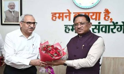 CM से मिले BSP निदेशक चित्तरंजन महापात्र, भिलाई स्टील प्लांट को बताया विकास का स्तंभ