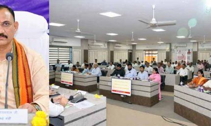 स्वास्थ्य मंत्री श्याम बिहारी जायसवाल ने दंतेवाड़ा में की संभाग स्तरीय समीक्षा बैठक