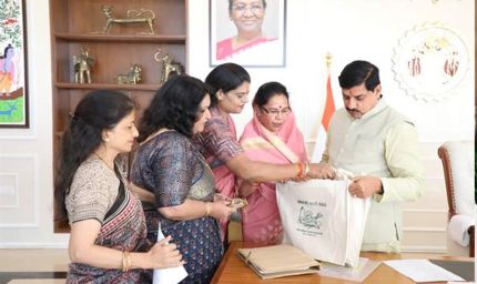 मुख्यमंत्री डॉ. यादव से पर्यावरण प्रेमियों ने की भेंट