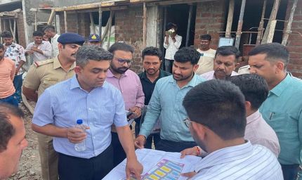 पीएम मोदी के दौरे से पहले कलेक्टर ने किया धार पीएम मित्रा पार्क का निरीक्षण