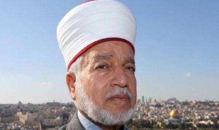 गाजा पर तकरीर के कारण अल-अक्सा मस्जिद के मुफ्ती पर इजरायल ने लगाया बैन