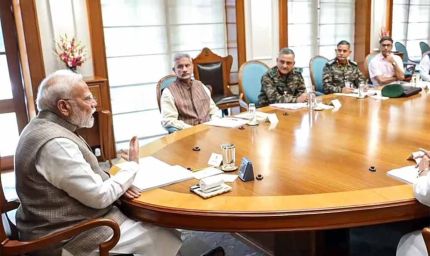 PM मोदी का चौंकाने वाला बयान: नेवी चीफ से क्यों कहा ‘आपके मुंह से निवाला छीन लिया’?