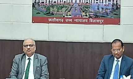 रायपुर : मुख्य न्यायाधीश रमेश सिन्हा ने खरसिया में वरिष्ठ व्यवहार न्यायालय और रायगढ़ में डिजिटल कंप्यूटर कक्ष का किया लोकार्पण