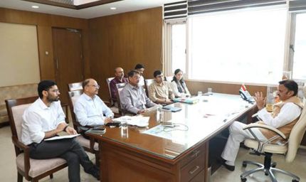 बॉण्ड डॉक्टर्स की कार्यस्थल में उपस्थिति सुनिश्चित की जाए : उप मुख्यमंत्री शुक्ल