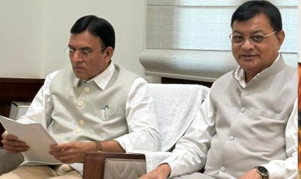 श्रम मंत्री लखन लाल देवांगन ने की केंद्रीय श्रम मंत्री मनसुख एल मंडाविया से मुलाक़ात,प्रदेश में ईएसआईसी नर्सिंग कॉलेज की स्थापना हेतु की मांग