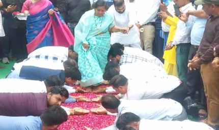 शहीद स्व. सुर्वे के परिवार को मिला पक्का आवास