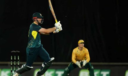 ओवेन, मॉरिस, शॉर्ट दक्षिण अफ्रीका श्रृंखला से हुए बाहर