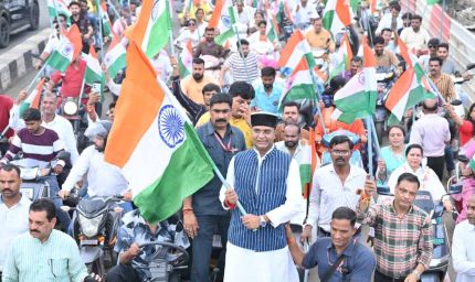 भारतीय सेना के रणवीरों के सम्मान में नरेला विधानसभा में मंत्री श्री सारंग के नेतृत्व में निकलीं भव्य तिरंगा यात्राएं