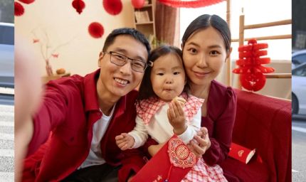 चीन में जन्म दर में गिरावट, क्या कैश सब्सिडी से बनेगा समाधान?