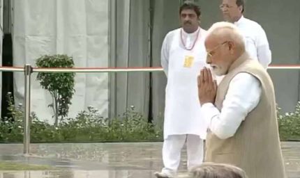 अटल बिहारी वाजपेयी की पुण्यतिथि पर राष्ट्रपति और PM मोदी ने दी श्रद्धांजलि