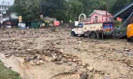हिमाचल में भारी बारिश का कहर: पनारसा, टकोली और नगवाईं में बाढ़ से मची तबाही