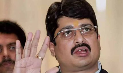 राजा भैया की मांग: संविधान से हटाए जाएं ‘समाजवाद’ और ‘धर्मनिरपेक्ष’ शब्द