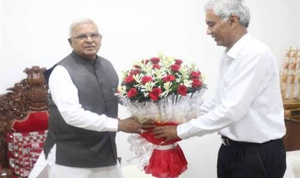 राज्यपाल  मंगुभाई पटेल से मुख्य सचिव ने की सौजन्य भेंट